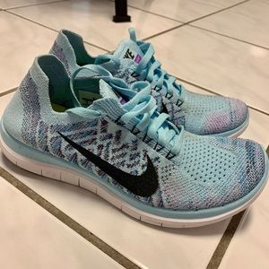 Women’s Nike free 4.0 FlyKnit shoes
